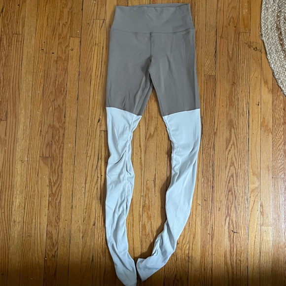 Alo Goddess Leggings (S) - Picture 4 of 6